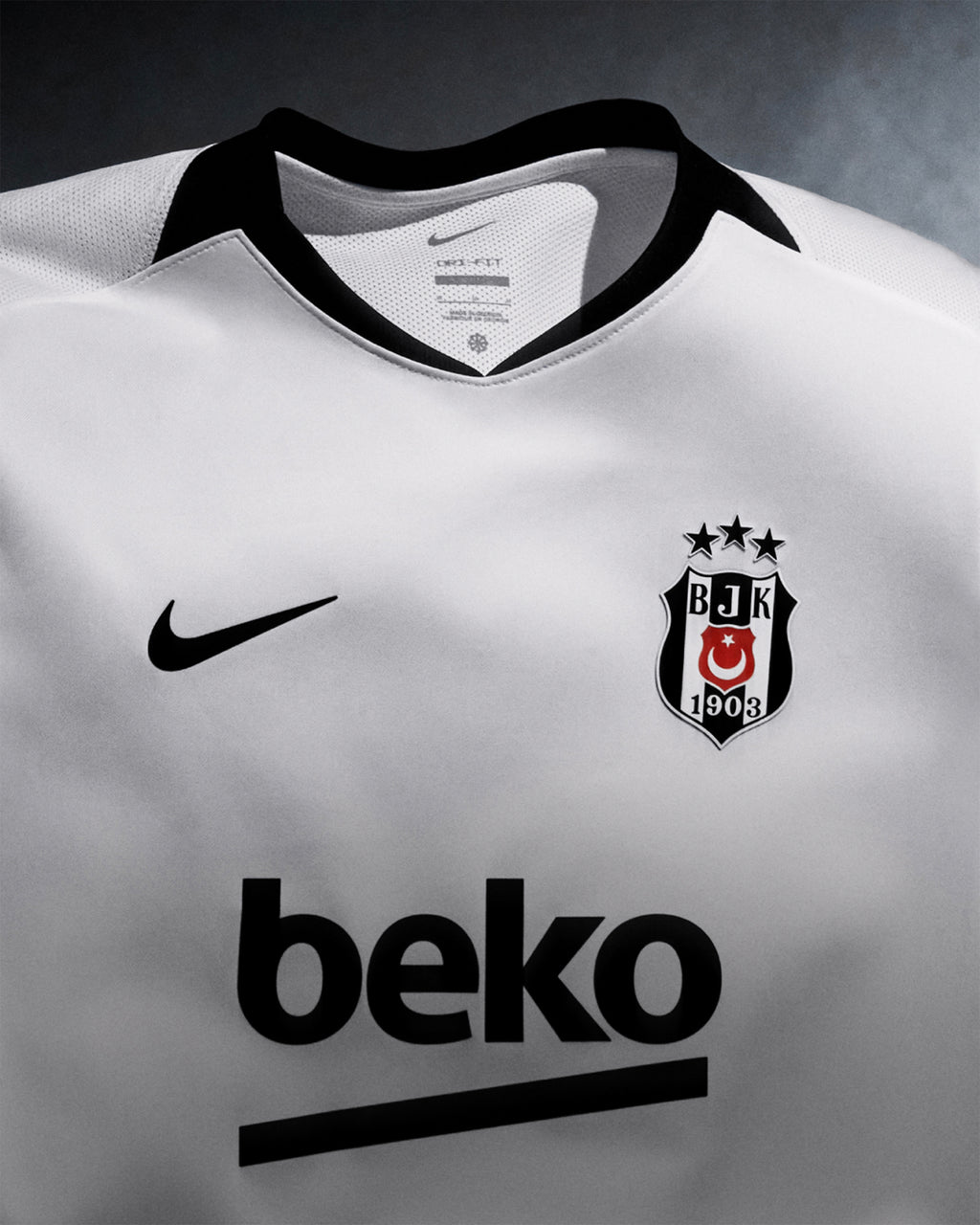 Beşiktaş 26/27 Yeni Sezon Tüm Forma Paketi [Taraftar Atkısı Hediyeli]