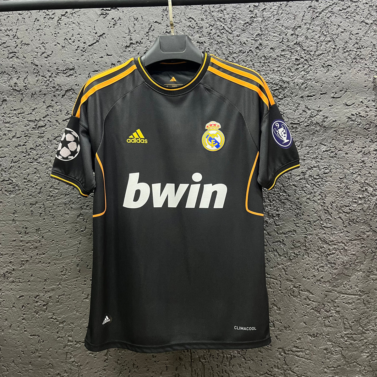 Real Madrid 11/12 Siyah Premium Kalite Retro Forma