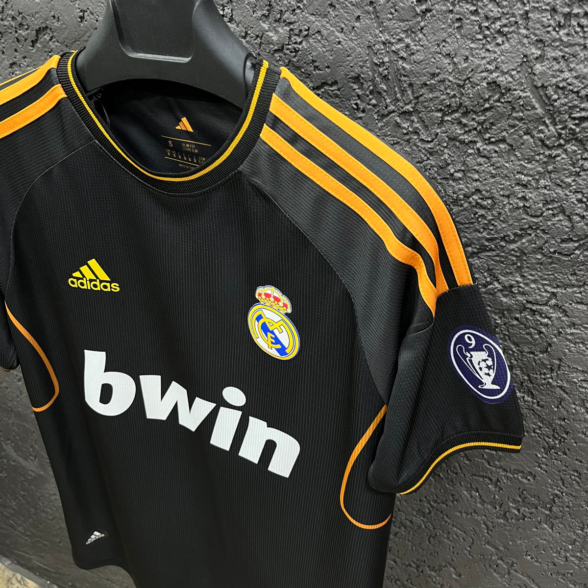 Real Madrid 11/12 Siyah Premium Kalite Retro Forma